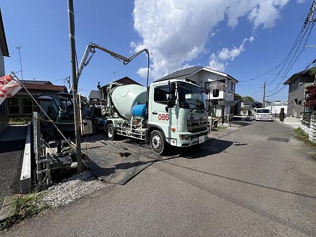 前面道路は幅員約4.0mございます。