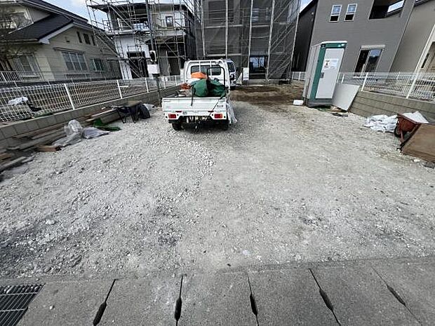 セカンドカーにも便利な駐車2台可能です。