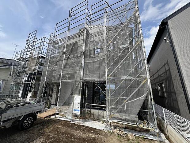 木造2階建て、耐震等級・最高等級3級です。