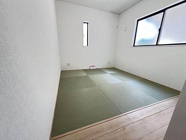 和室スペースです。畳のお部屋は寛げる空間ですね。