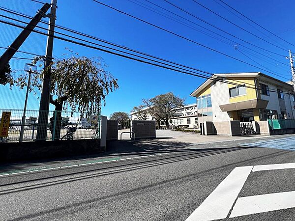 宇都宮市立御幸が原小学校まで約1310m（徒歩17分）