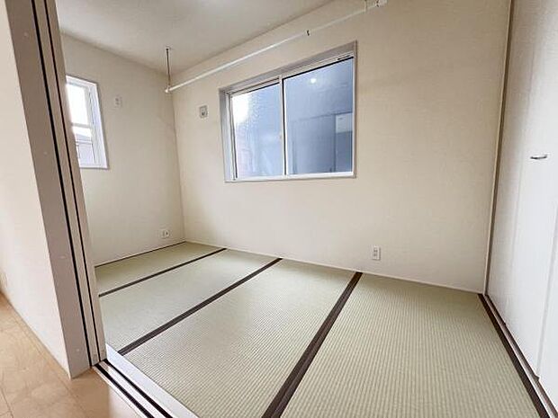 和室スペースです。畳のお部屋は寛げる空間ですね。