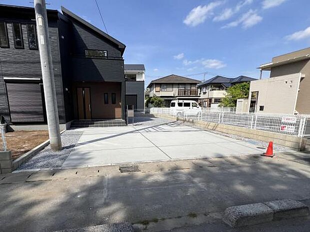 3台駐車可能なので、ご家族で複数台所有する際や来客時に役立ちます。
