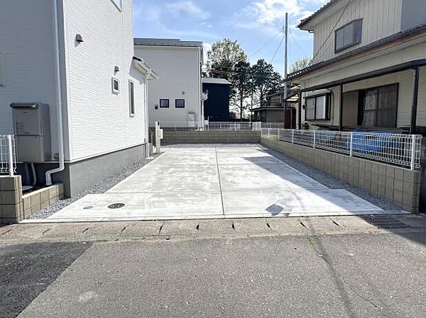 3台駐車可能なので、ご家族で複数台所有する際や来客時に役立ちます。