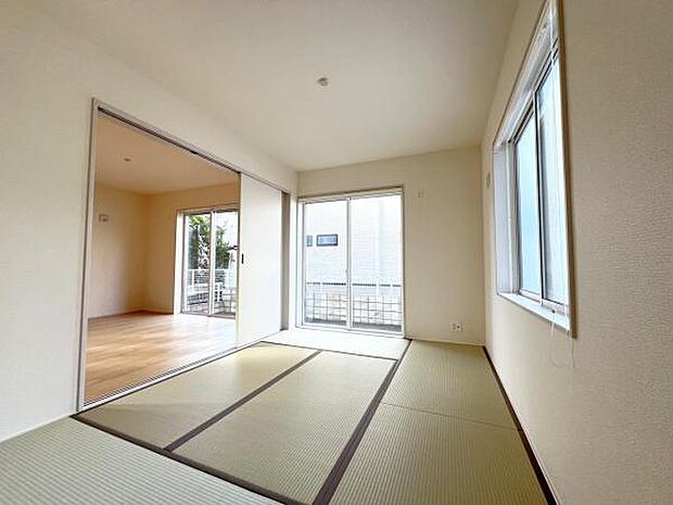 和室スペースです。畳のお部屋は寛げる空間ですね。