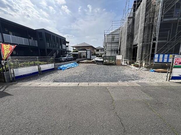 3台駐車可能なので、ご家族で複数台所有する際や来客時に役立ちます。