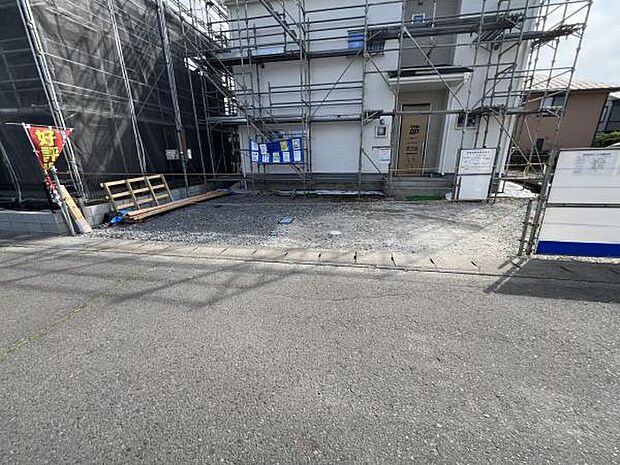 セカンドカーにも便利な駐車2台可能です。