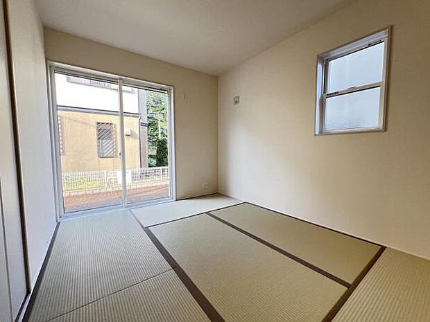 和室スペースです。畳のお部屋は寛げる空間ですね。