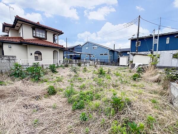 北西から南東に向けて撮影した画像です。155？の広い土地です。