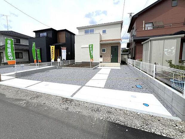 セカンドカーにも便利な駐車2台可能です。