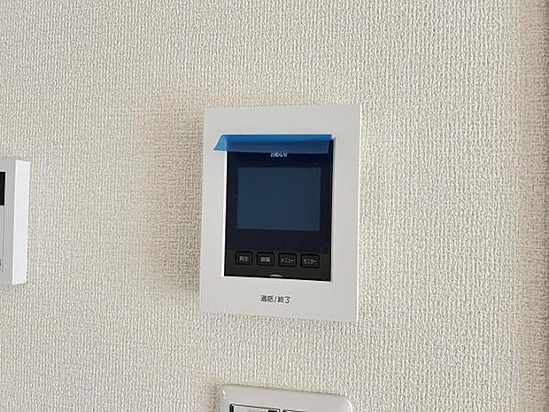 訪問者を確認できるTVモニター付きインターフォンです。