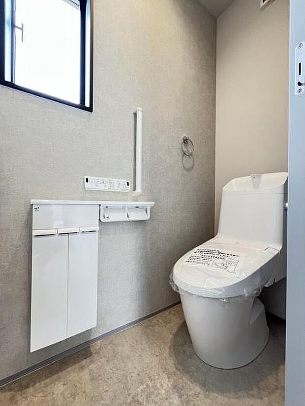各階にトイレを設けており、ご家族が揃う時もゆとりをもってご利用いただけます。