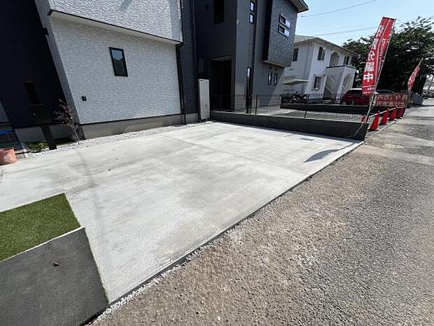 セカンドカーにも便利な駐車2台可能です。