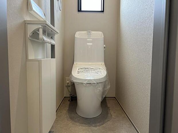 各階にトイレを設けており、ご家族が揃う時もゆとりをもってご利用いただけます。