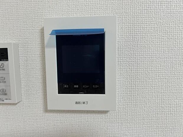 訪問者を確認できるTVモニター付きインターフォンです。