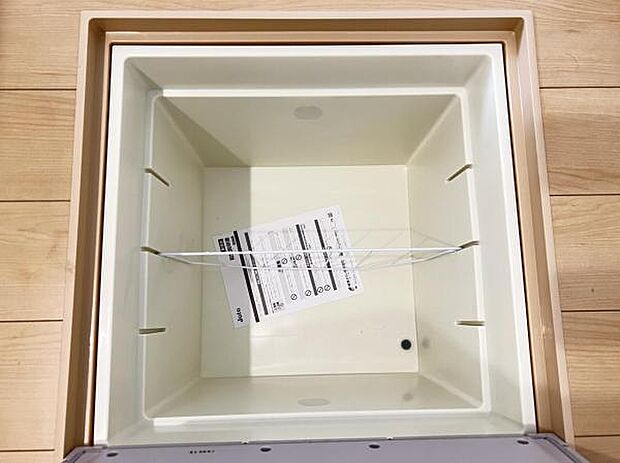 キッチンの床下収納をお使い頂けます。