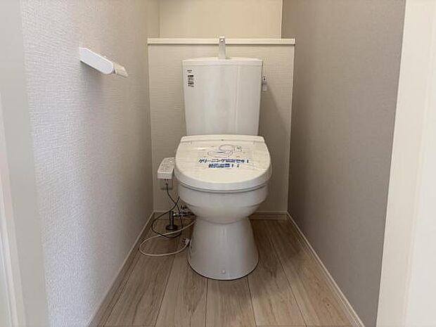 各階にトイレを設けており、ご家族が揃う時もゆとりをもってご利用いただけます。