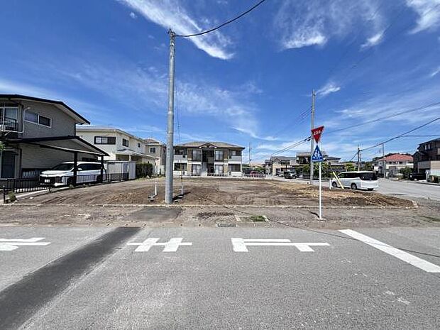 木造2階建て、耐震等級3級です。