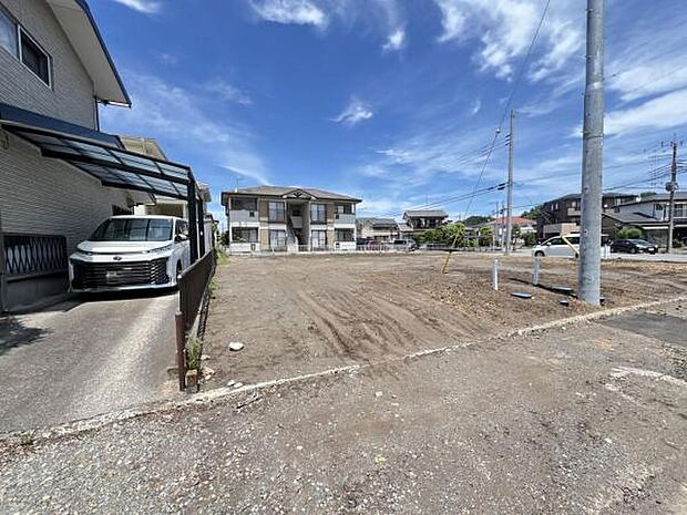 木造2階建て、耐震等級3級です。