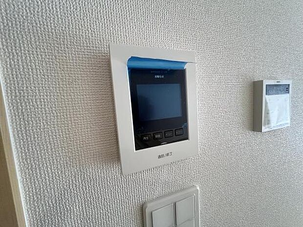 モニター付きインターフォンもうれしい標準装備です。