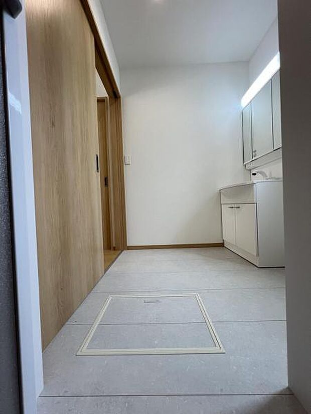 洗面・脱衣所は1階にございます。