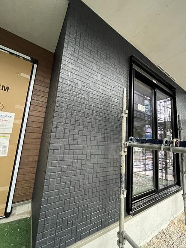 全室ペアガラスで冬は暖かく、夏は涼しいです。