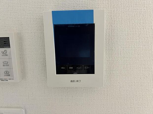 モニター付きインターフォンもうれしい標準装備です。