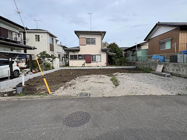 木造2階建てです。