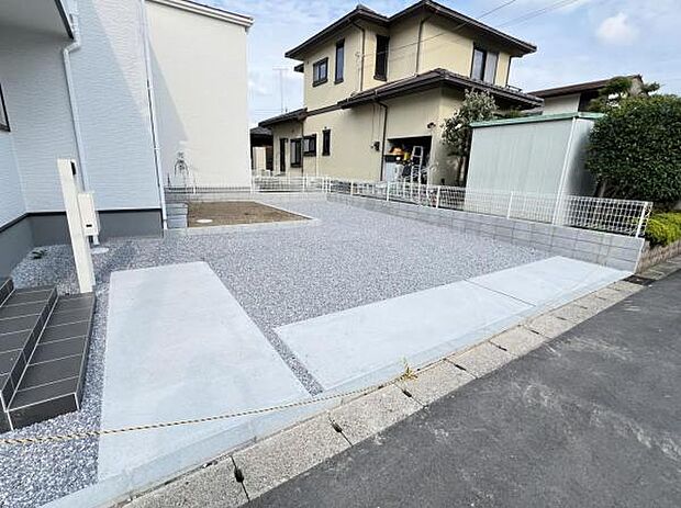 軽自動車含め3台停められます。