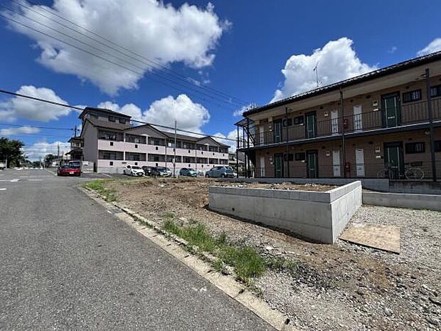 木造2階建てです。