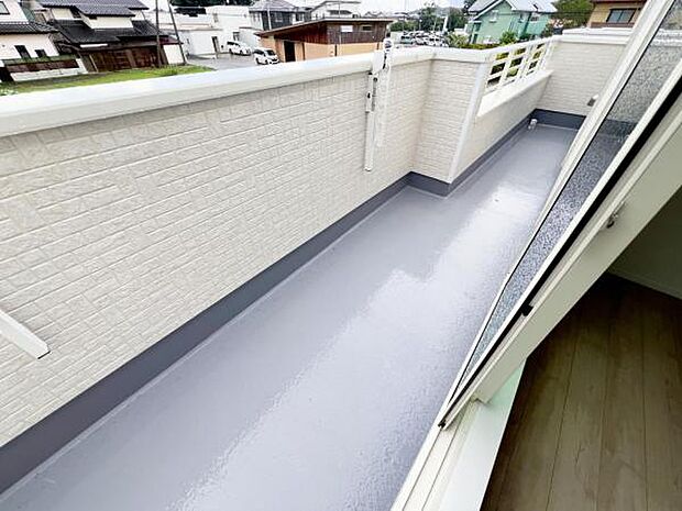 お洗濯ものを気持ち良く太陽の光で干せるのが嬉しいですね。