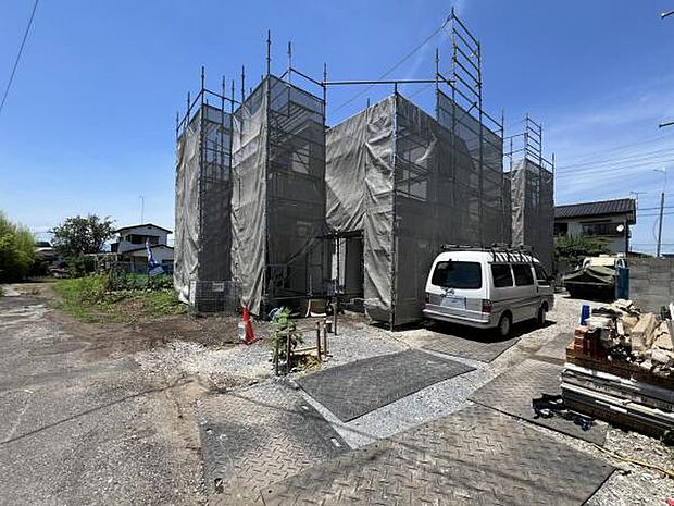 前面道路を含めた現地写真です。ぜひ周辺環境も併せてご覧ください。
