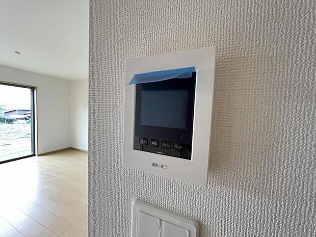 モニター付きインターフォンもうれしい標準装備です。