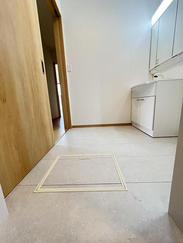 洗面・脱衣所は1階にございます。