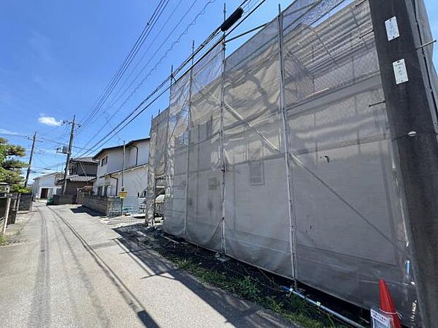 前面道路を含めた現地写真です。ぜひ周辺環境も併せてご覧ください。