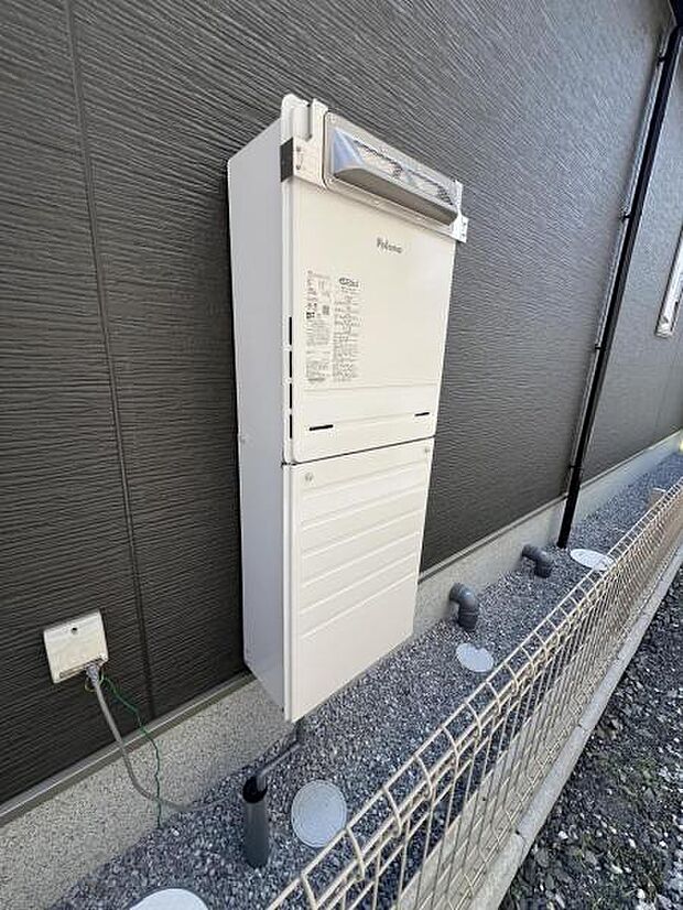 効率よくお湯を沸かす省エネ性の高い給湯器、エコジョーズを搭載。家計にも優しい住まいです。