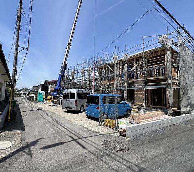 前面道路を含めた現地写真です。