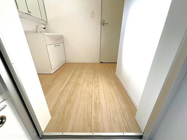 洗面・脱衣所は1階にございます。