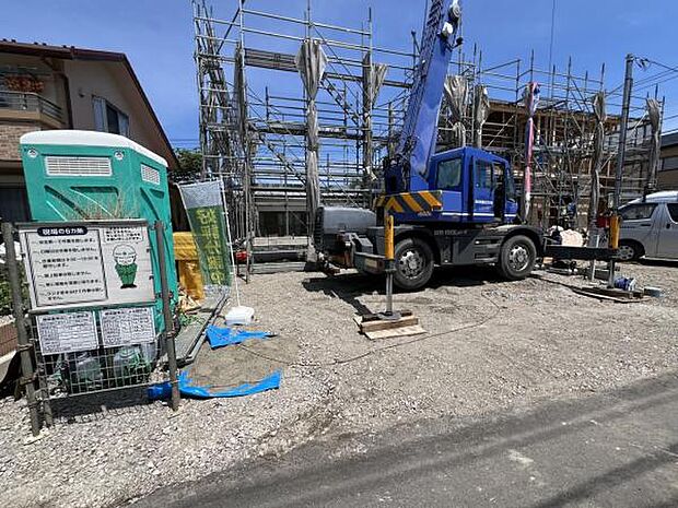 木造2階建て、耐震等級3級です。