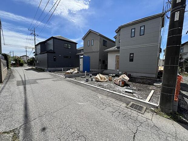 雀宮駅まで徒歩6分の立地です。