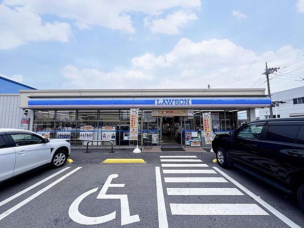 ローソン 宇都宮上横田町店まで約690m（徒歩9分）