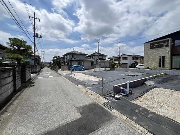 木造2階建てです。