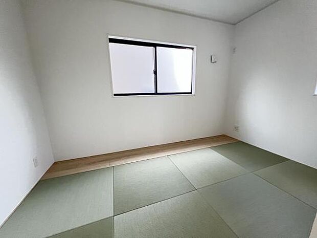 和室スペースです。畳のお部屋は寛げる空間ですね。