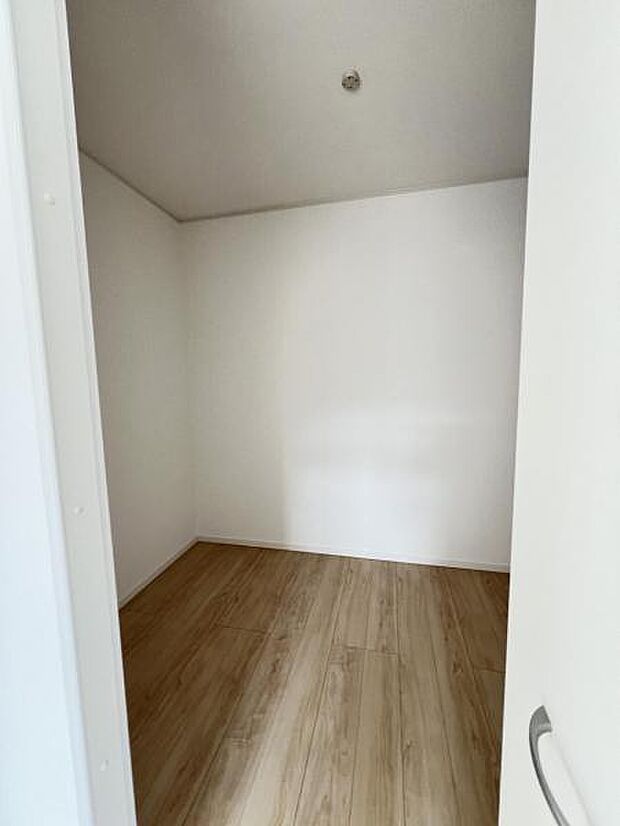 ウォークインクロゼットのある住まいで収納上手な生活を。