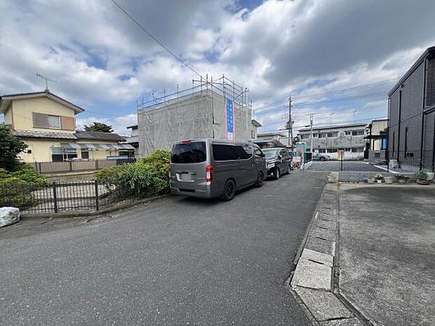 道路幅は5mございます。