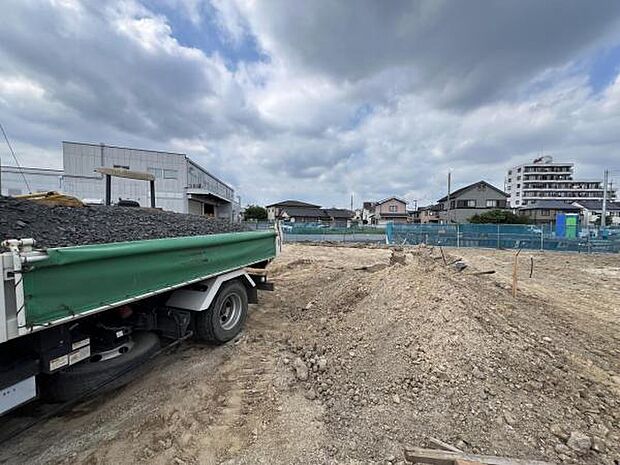 敷地は181.48?の広さがございます。