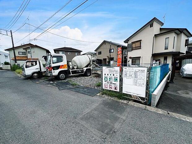 木造2階建てです。