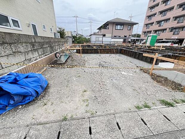 駐車場ももちろん完備しておりますのでお車所有の方にも心強いです。