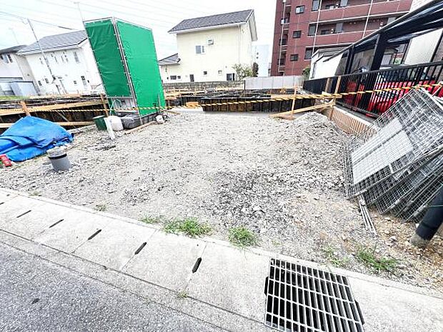 駐車場ももちろん完備しておりますのでお車所有の方にも心強いです。