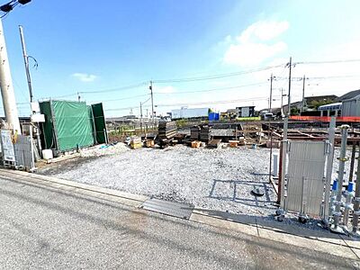 外観:一生懸命建築中です。完成が楽しみですね。 外観:一生懸命建築中です。完成が楽しみですね。